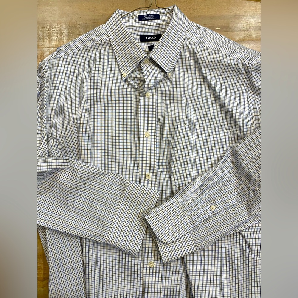 IZOD Easy Care slim fit cotton men’s button down collar dress shirt plaid